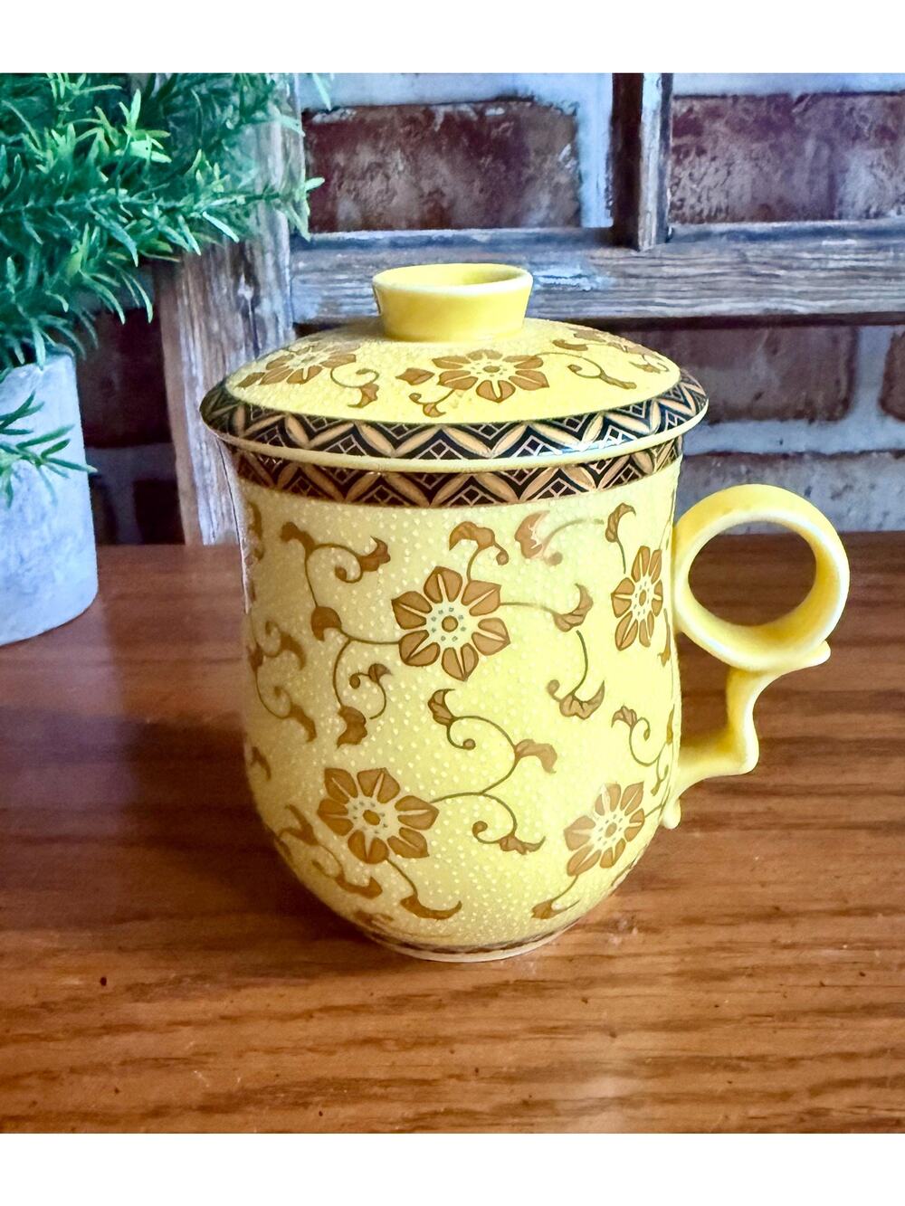 Ceramic Tea Mug with Lid | Yellow Floral Loose Leaf Tea Cup